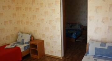 Фото номера Улучшенный четырехместный номер Гостиница  Орхидея г. Лермонтово 4