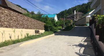 Фото номера Стандартный трехместный номер Гостиница Guest House Alina г. Лермонтово 5
